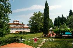 40.6-HA ESTATE WITH HISTORIC VILLA FOR SALE TUSCANY Romolini - Christie's