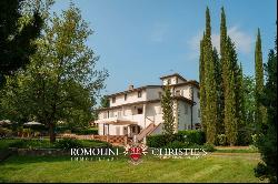 40.6-HA ESTATE WITH HISTORIC VILLA FOR SALE TUSCANY Romolini - Christie's