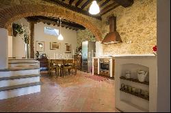 Fascinating villa in the Val di Sieve area