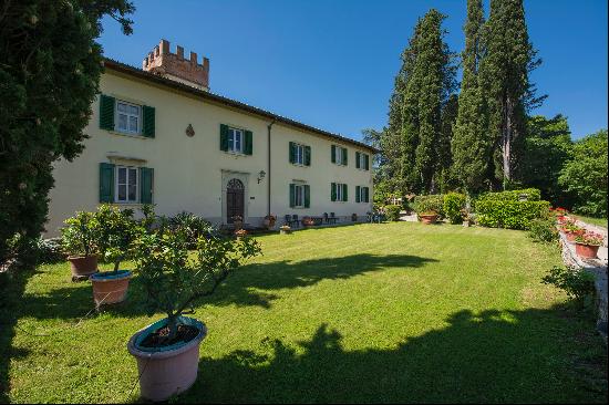 Fascinating villa in the Val di Sieve area