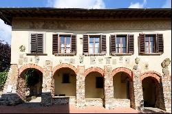 Historical palace of the 10th century in the heart of the Val di Chiana