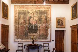 Historical palace of the 10th century in the heart of the Val di Chiana