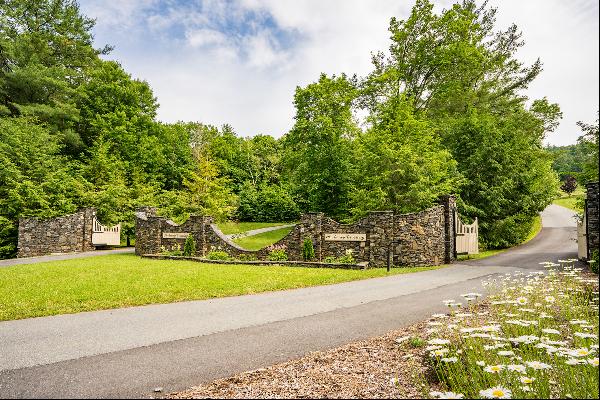 PARKWAY CROSSING - BLOWING ROCK