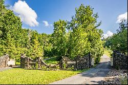 PARKWAY CROSSING - BLOWING ROCK