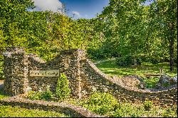 PARKWAY CROSSING - BLOWING ROCK