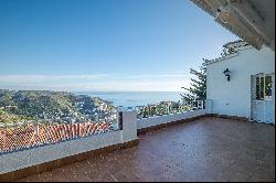 Incredible villa overlooking the Mediterranean Sea in Roses, Canyelles