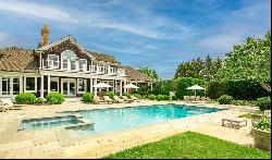 SUMMER OASIS IN BRIDGEHAMPTON