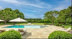 SUMMER OASIS IN BRIDGEHAMPTON