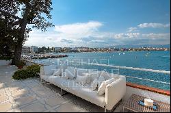 Cap d'Antibes - Unique water front villa