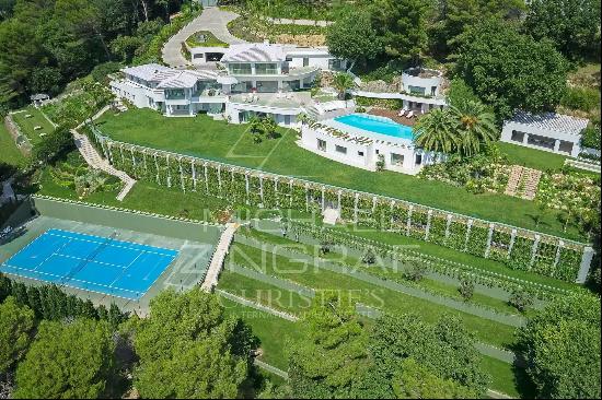 Cannes - Villa overlooking the bay of Cannes