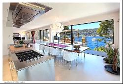 Saint-Jean Cap Ferrat - Sea front modern villa