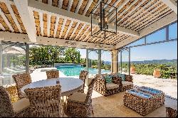 Gordes - Magnificent property with heated pool