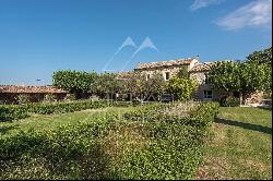 Gordes - Splendid Provencal farmhouse