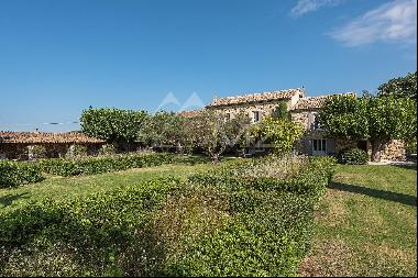 Gordes - Splendid Provencal farmhouse