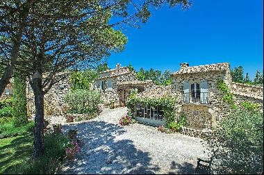 Luberon - Stunning property with views