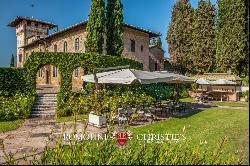 SAN GIMIGNANO: 20-KEY BOUTIQUE HOTEL FOR SALE IN TUSCANY