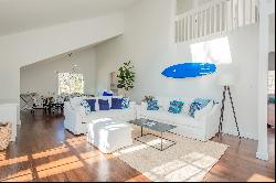 NEWLY RENOVATED CONTEMPORARY BEACH HOUSE