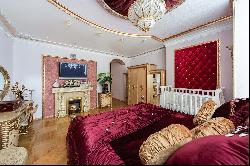 4-room apartment in Triumph Palace Residential Complex