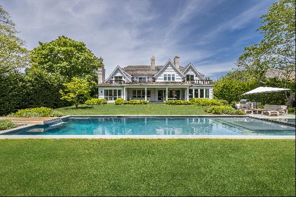 NEWLY BUILT-DESIGNER OWNED IN AMAGANSETT LANES