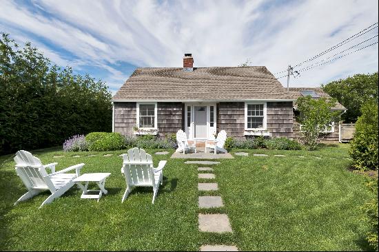 AMAGANSETT DUNES WITH A POOL