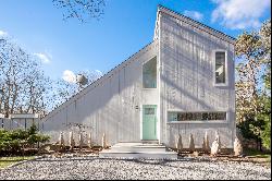 Beautifully Renovated Stylishly Saltbox