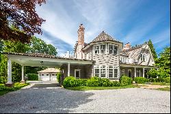 East Hampton Village - 5 Bedroom Shingle Style Beauty