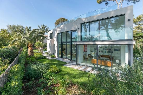 Cap d'Antibes - New contemporary villa