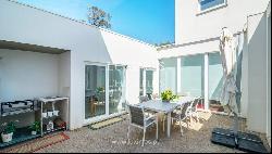 Sale of luxury villa w/ pool and ocean views, V. N. Gaia, Portugal