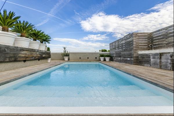 Large penthouse with private terrace and pool in Pedralbes