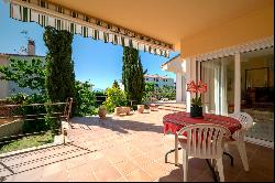 Beautiful villa with garden - Roses town centre