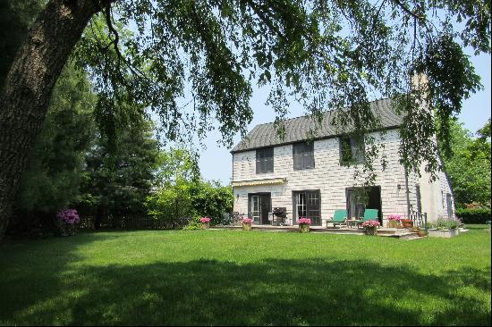 Charming Southampton Village Cottage