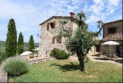 Enchanting farm in the heart of Chianti