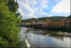 Enchanting former mill on the banks of the Arno river