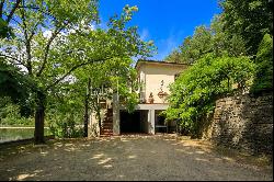 Enchanting former mill on the banks of the Arno river