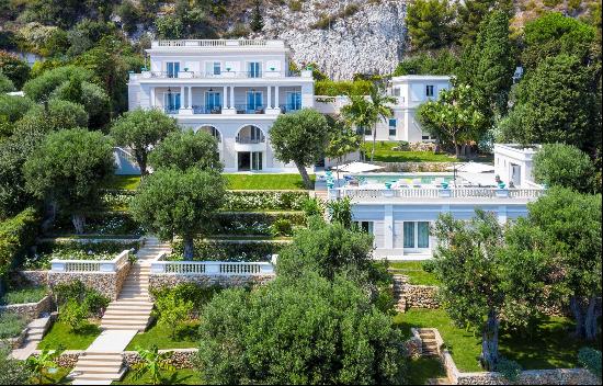 Prestigious "Belle-Époque" property with sea views near Monaco