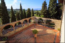 Historic Renaissance Villa with Private Hamlet