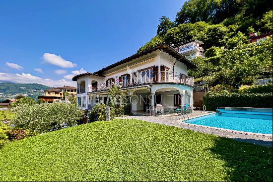 Prestigious villa for sale in Carabietta with pool & Lake Lugano view