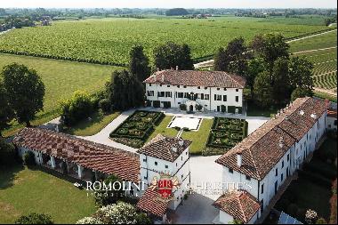 Friuli - HISTORICAL PROPERTY FOR SALE IN THE PROSECCO HILLS
