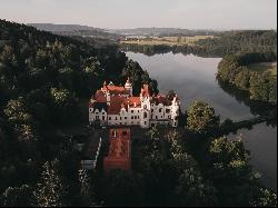Chateau Žinkovy – A Romantic Chateau Surrounded by Forests and Water