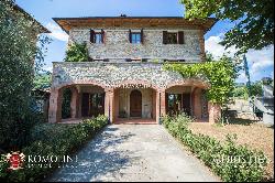 Umbria - RESTORED COUNTRY HOUSE FOR SALE IN CITTÀ DI CASTELLO