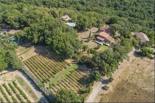 Beautifully renovated stone farmhouse for sale in la Garde Freinet with small vineyard.