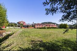 8 Bedroom Farm, Ourm