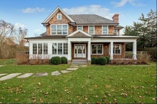 Rental Registration #: 76897 Close to East Hampton Village, this fantastic home will not d