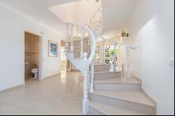 House, 4 bedrooms, for Sale