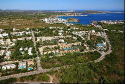 Villas just a few steps from the beach and golf course in Menorca