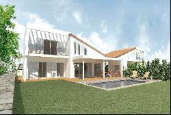 Villas just a few steps from the beach and golf course in Menorca