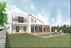 Villas just a few steps from the beach and golf course in Menorca
