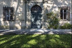 Stunning 18th century villa in the heart of Tuscany