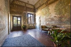 Stunning 18th century villa in the heart of Tuscany