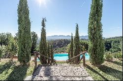 Superb villa with pool on the hills of Lucca
